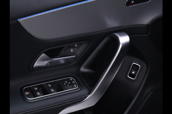Mercedes-Benz A-Klasse 250 e Sport Luxury Limited [TREKHAAK, APPLE CARPLAY, CRUISE CONTROL, ACHTERUITRIJCAMERA, PDC V+A, STOELVERWARMING, AUTOMATSICHE AIRCO, NIEUWSTAAT]