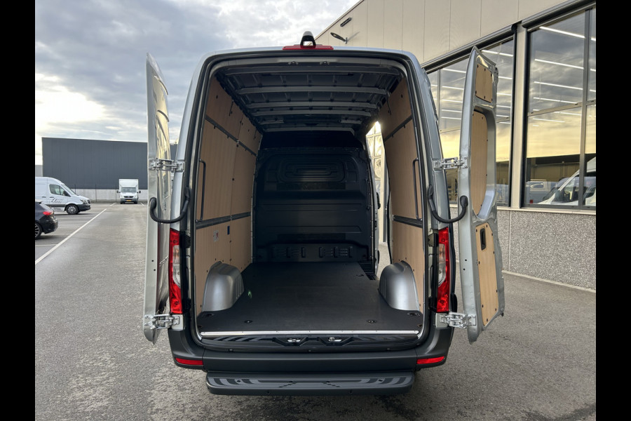 Mercedes-Benz Sprinter 317 CDI L2 H2 Pro LED / MBUX / Navigatie / Camera / Parkeersensoren / Cruise control / Airco / 270 Graden achterdeuren