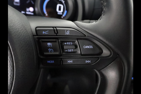 Toyota Yaris Cross 1.5 HYBRID BI-TONE MET LUXERY PACK GARANTIE-2033 CLOUD NAVIGATIE .CLIMA.CRUISE.KEYLESS.