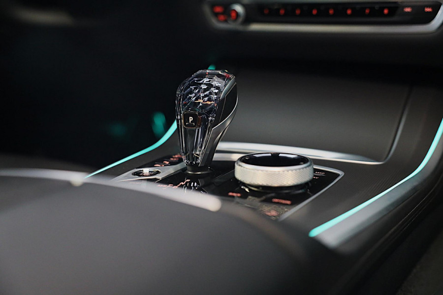 BMW X5 XDrive45e High Executive M Line / SWAROVSKI / 360 Camera / Head Up / Leder / F1 / Open Pano / Laser Koplampen / 22 Inch