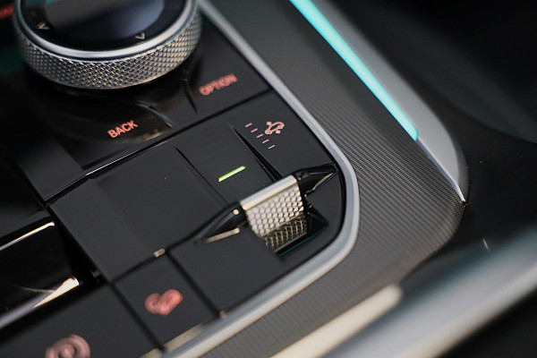 BMW X5 XDrive45e High Executive M Line / SWAROVSKI / 360 Camera / Head Up / Leder / F1 / Open Pano / Laser Koplampen / 22 Inch