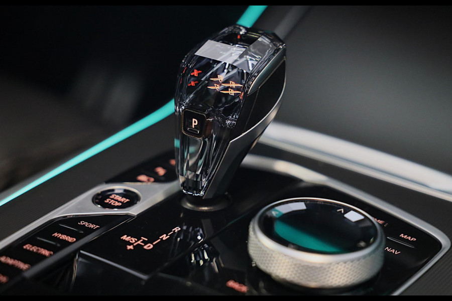 BMW X5 XDrive45e High Executive M Line / SWAROVSKI / 360 Camera / Head Up / Leder / F1 / Open Pano / Laser Koplampen / 22 Inch