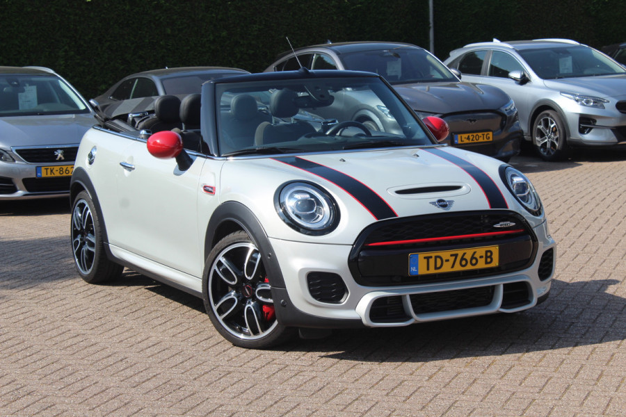 MINI Cabrio 2.0 John Cooper Works Chili / Full options / Camera / JCW Package / Head-up display / DAB / Harman Kardon