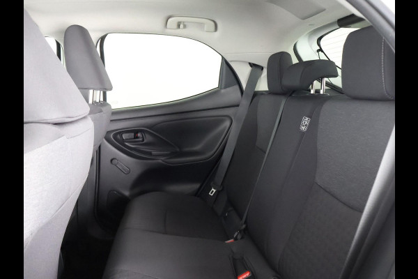 Toyota Yaris 1.5 HYBRIDE GARANTIE TOT 2033* BLACK & WHITE BIJNA 2023. CLOUD NAVI.CLIMA.CRUISE