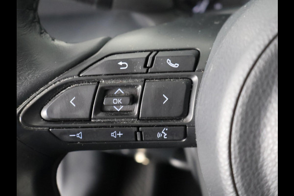 Toyota Yaris 1.5 HYBRIDE GARANTIE TOT 2033* BLACK & WHITE BIJNA 2023. CLOUD NAVI.CLIMA.CRUISE