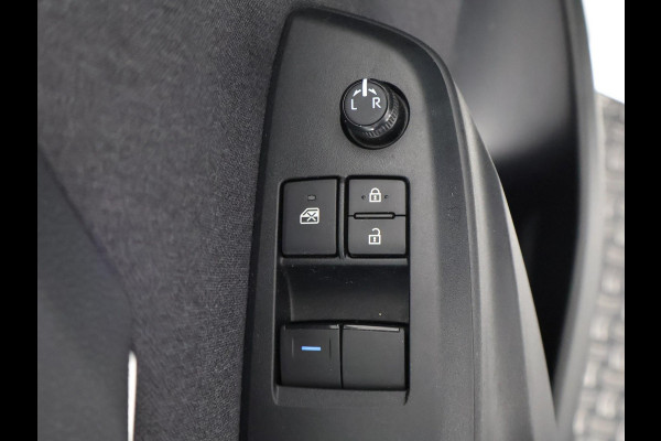 Toyota Yaris 1.5 HYBRIDE GARANTIE TOT 2033* BLACK & WHITE BIJNA 2023. CLOUD NAVI.CLIMA.CRUISE