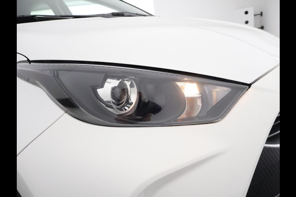 Toyota Yaris 1.5 HYBRIDE GARANTIE TOT 2033* BLACK & WHITE BIJNA 2023. CLOUD NAVI.CLIMA.CRUISE