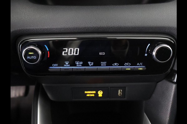 Toyota Yaris 1.5 HYBRIDE GARANTIE TOT 2033* BLACK & WHITE BIJNA 2023. CLOUD NAVI.CLIMA.CRUISE