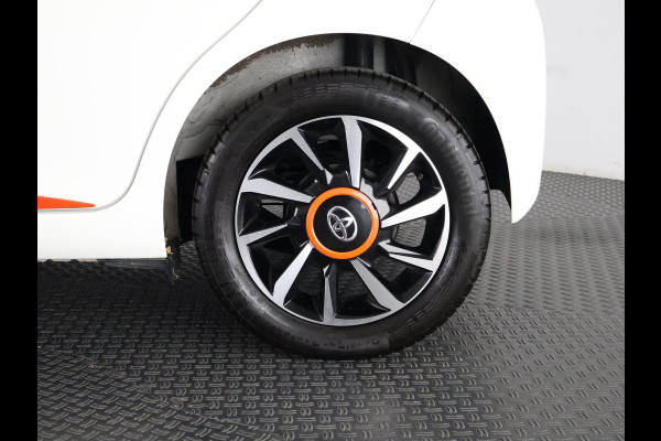 Toyota Aygo 1.0 VVT-i X-OTIC CABRIOLET 30.000 KM !! GARANTIE TOT 3-2029! LEDER.CARPLAY NAVI.AIRCO.LMV CAMERA !