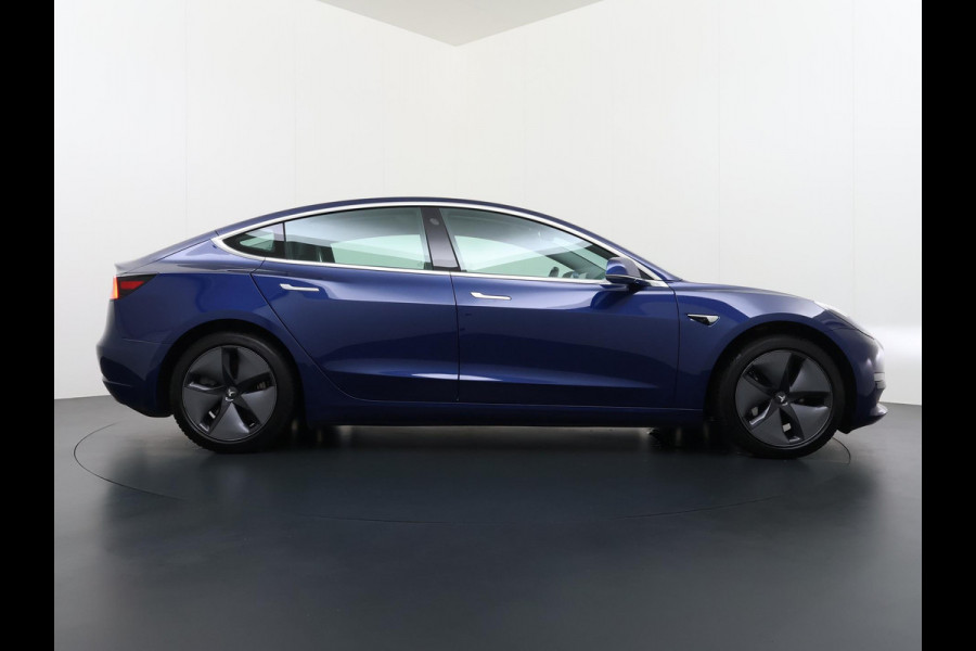Tesla Model 3 Long Range AWD 75 kWh SOH 88% VAN: €22.900,- VOOR: €20.899,- UW EINDEJAARSVOORDEEL: €2.001,- |AFNEEMBARE TREKHAAK | 750KG TREKGEWICHT | ORIGNEEL NL AUTO | RIJKLAAR MET 12 MND BOVAG GARANTIE |