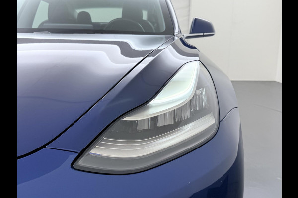 Tesla Model 3 Long Range AWD 75 kWh SOH 88% VAN: €22.900,- VOOR: €20.899,- UW EINDEJAARSVOORDEEL: €2.001,- |AFNEEMBARE TREKHAAK | 750KG TREKGEWICHT | ORIGNEEL NL AUTO | RIJKLAAR MET 12 MND BOVAG GARANTIE |