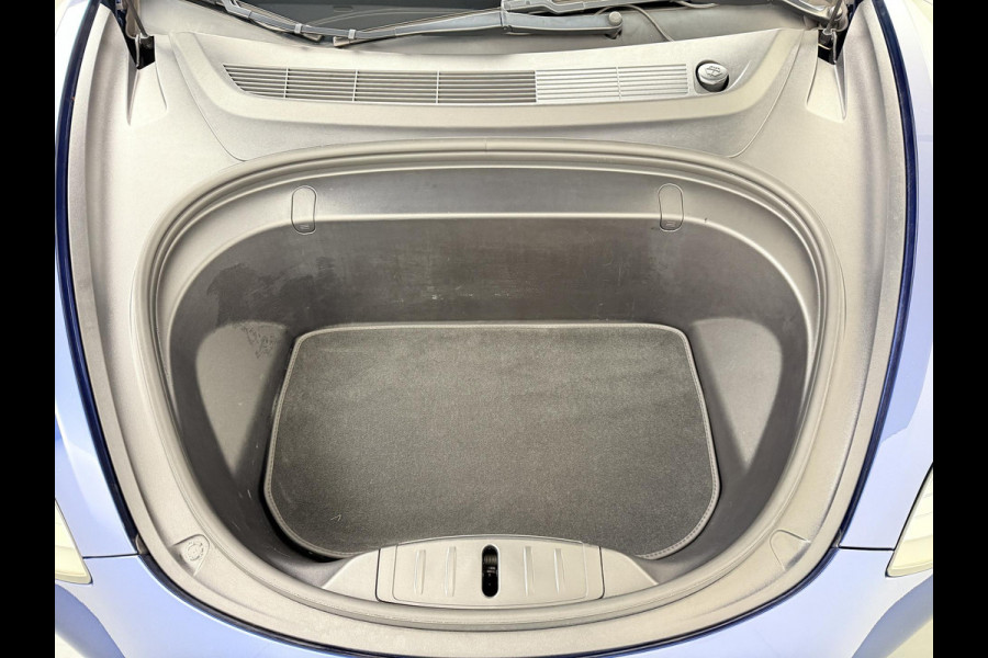 Tesla Model 3 Long Range AWD 75 kWh SOH 88% VAN: €22.900,- VOOR: €20.899,- UW EINDEJAARSVOORDEEL: €2.001,- |AFNEEMBARE TREKHAAK | 750KG TREKGEWICHT | ORIGNEEL NL AUTO | RIJKLAAR MET 12 MND BOVAG GARANTIE |