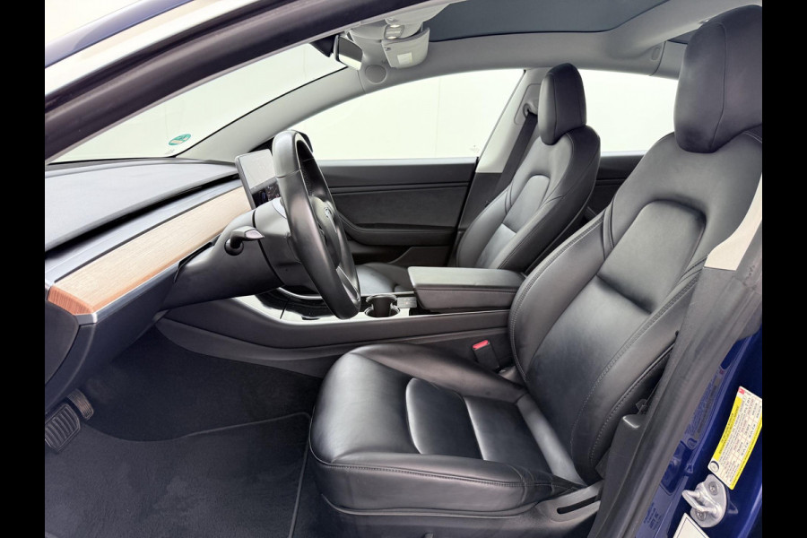 Tesla Model 3 Long Range AWD 75 kWh SOH 88% VAN: €22.900,- VOOR: €20.899,- UW EINDEJAARSVOORDEEL: €2.001,- |AFNEEMBARE TREKHAAK | 750KG TREKGEWICHT | ORIGNEEL NL AUTO | RIJKLAAR MET 12 MND BOVAG GARANTIE |