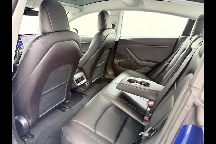 Tesla Model 3 Long Range AWD 75 kWh SOH 88% VAN: €22.900,- VOOR: €20.899,- UW EINDEJAARSVOORDEEL: €2.001,- |AFNEEMBARE TREKHAAK | 750KG TREKGEWICHT | ORIGNEEL NL AUTO | RIJKLAAR MET 12 MND BOVAG GARANTIE |