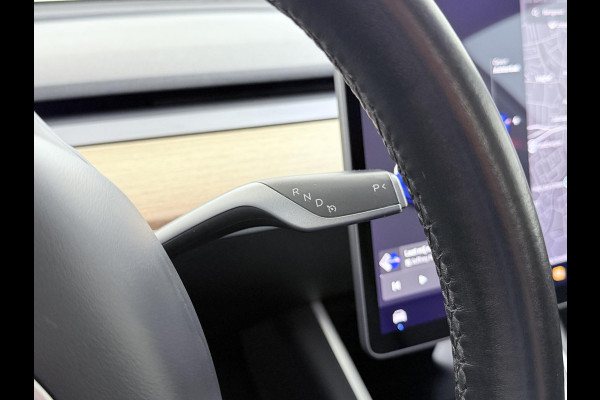 Tesla Model 3 Long Range AWD 75 kWh SOH 88% VAN: €22.900,- VOOR: €20.899,- UW EINDEJAARSVOORDEEL: €2.001,- |AFNEEMBARE TREKHAAK | 750KG TREKGEWICHT | ORIGNEEL NL AUTO | RIJKLAAR MET 12 MND BOVAG GARANTIE |