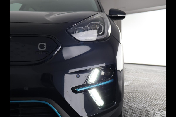 Kia e-Niro EXECUTIVELINE 64 KwH 1e EIG. ACCUTEST 100% !! WLTP 3-FASE. 204 PK . BEREIK WLTP 478 KM!! NAVI.DODEHOEK WARMTEPOMP GARANTIE TOT 9-2030**