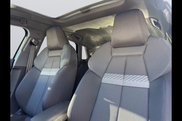 Audi A3 Sportback 45 TFSI e S-LINE (200kW/272pk) ** LED, VIRTUAL, PANORAMA, ELECTR. BED. ST, PRIVACY, 18-inch ** UNFALLFREI - € 14.300,= onder NP ** ** INFORMEER OOK NAAR ONZE AANTREKKELIJKE FINANCIAL-LEASE TARIEVEN **