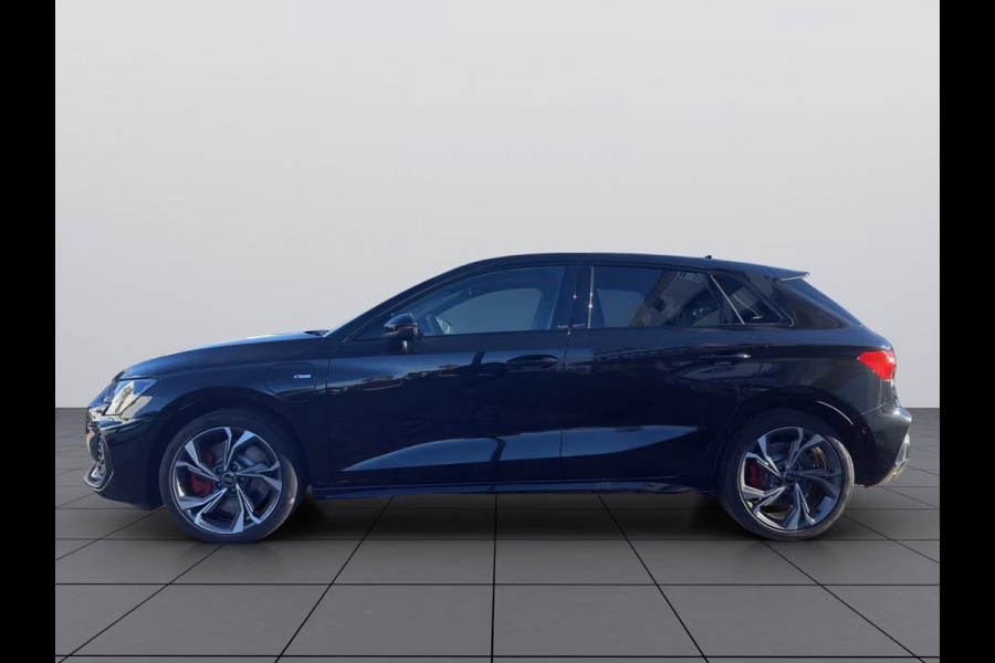 Audi A3 Sportback 45 TFSI e S-LINE (200kW/272pk) ** LED, VIRTUAL, PANORAMA, ELECTR. BED. ST, PRIVACY, 18-inch ** UNFALLFREI - € 14.300,= onder NP ** ** INFORMEER OOK NAAR ONZE AANTREKKELIJKE FINANCIAL-LEASE TARIEVEN **