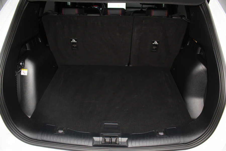 Ford Kuga 2.5-243pk PHEV ST-Line X. Van €. 54.937,- voor €. 43.735,- ! Trekgewicht van 2.100kg ! Elektr. verstelb. AGR stoelen voor, Stoel-, stuur-, voorraam- en achterbank verwarming, Elektr. panorama/schuif-kanteldak , Trekhaak elektr. wegklapbaar, B&O soundsyst. etc.