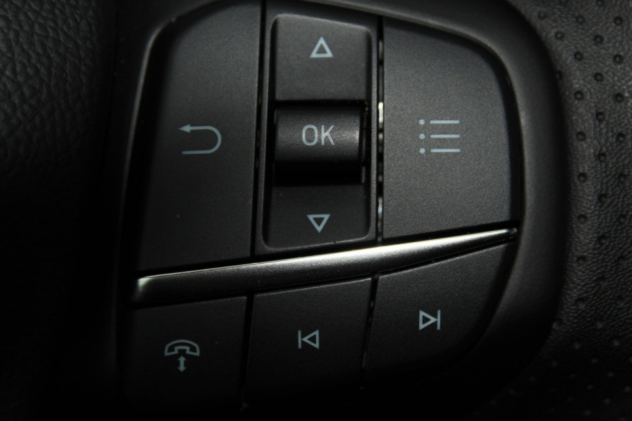 Ford Kuga 2.5-243pk PHEV ST-Line X. Van €. 54.937,- voor €. 43.735,- ! Trekgewicht van 2.100kg ! Elektr. verstelb. AGR stoelen voor, Stoel-, stuur-, voorraam- en achterbank verwarming, Elektr. panorama/schuif-kanteldak , Trekhaak elektr. wegklapbaar, B&O soundsyst. etc.