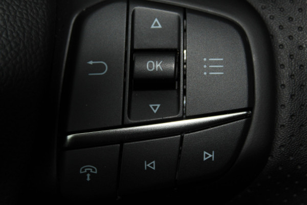 Ford Kuga 2.5-243pk PHEV ST-Line X. Van €. 54.937,- voor €. 43.735,- ! Trekgewicht van 2.100kg ! Elektr. verstelb. AGR stoelen voor, Stoel-, stuur-, voorraam- en achterbank verwarming, Elektr. panorama/schuif-kanteldak , Trekhaak elektr. wegklapbaar, B&O soundsyst. etc.