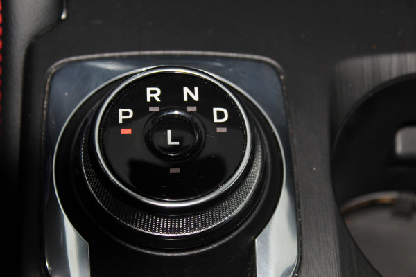 Ford Kuga 2.5-243pk PHEV ST-Line X. Van €. 54.937,- voor €. 43.735,- ! Trekgewicht van 2.100kg ! Elektr. verstelb. AGR stoelen voor, Stoel-, stuur-, voorraam- en achterbank verwarming, Elektr. panorama/schuif-kanteldak , Trekhaak elektr. wegklapbaar, B&O soundsyst. etc.