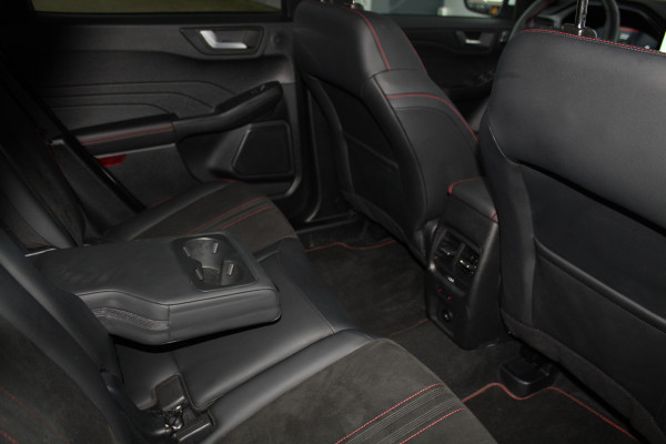 Ford Kuga 2.5-243pk PHEV ST-Line X. Van €. 54.937,- voor €. 43.735,- ! Trekgewicht van 2.100kg ! Elektr. verstelb. AGR stoelen voor, Stoel-, stuur-, voorraam- en achterbank verwarming, Elektr. panorama/schuif-kanteldak , Trekhaak elektr. wegklapbaar, B&O soundsyst. etc.