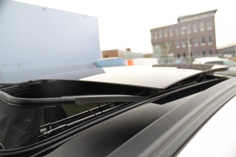 Ford Kuga 2.5-243pk PHEV ST-Line X. Van €. 54.937,- voor €. 43.735,- ! Trekgewicht van 2.100kg ! Elektr. verstelb. AGR stoelen voor, Stoel-, stuur-, voorraam- en achterbank verwarming, Elektr. panorama/schuif-kanteldak , Trekhaak elektr. wegklapbaar, B&O soundsyst. etc.