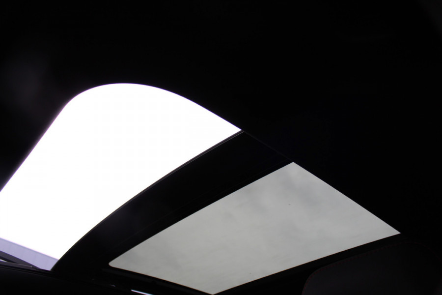 Ford Kuga 2.5-243pk PHEV ST-Line X. Van €. 54.937,- voor €. 43.735,- ! Trekgewicht van 2.100kg ! Elektr. verstelb. AGR stoelen voor, Stoel-, stuur-, voorraam- en achterbank verwarming, Elektr. panorama/schuif-kanteldak , Trekhaak elektr. wegklapbaar, B&O soundsyst. etc.