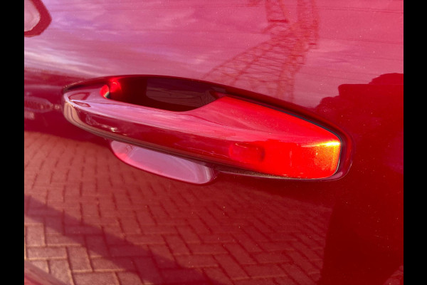 Volvo C40 Recharge Plus 69 kWh | Panoramadak | Trekhaak | Adaptive cruise control | Stoelverwarming | Camera