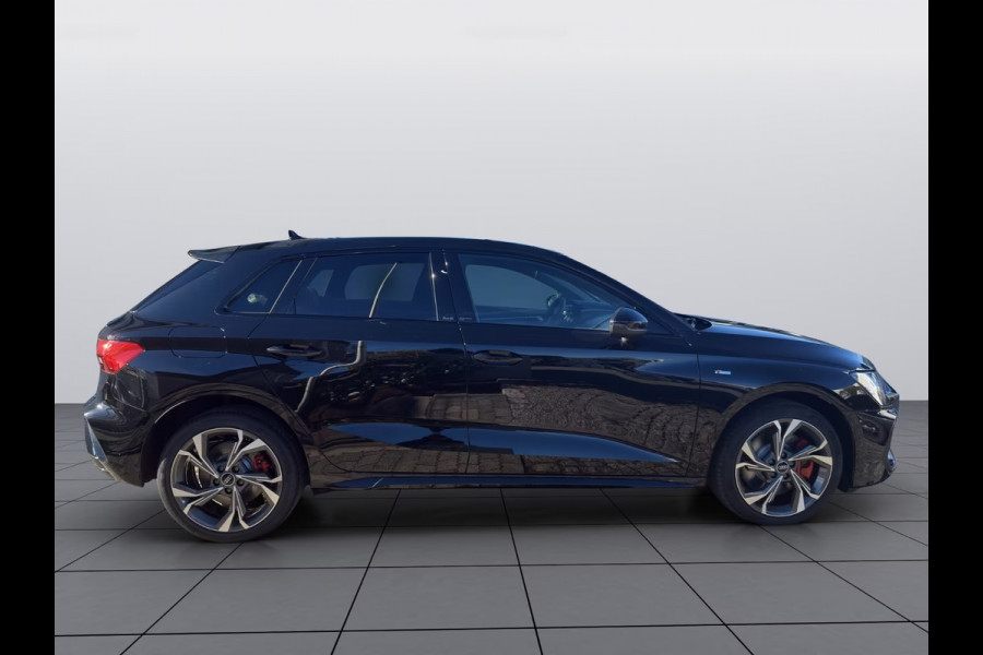 Audi A3 Sportback 45 TFSI e S-LINE (200kW/272pk) ** LED, VIRTUAL, PANORAMA, ELECTR. BED. ST, PRIVACY, 18-inch ** UNFALLFREI - € 14.300,= onder NP ** ** INFORMEER OOK NAAR ONZE AANTREKKELIJKE FINANCIAL-LEASE TARIEVEN **