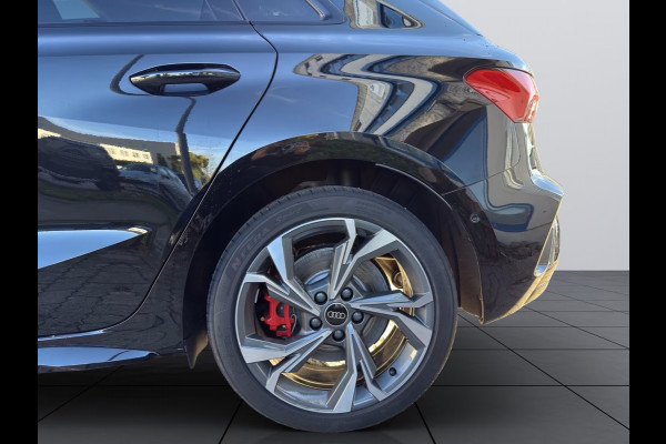 Audi A3 Sportback 45 TFSI e S-LINE (200kW/272pk) ** LED, VIRTUAL, PANORAMA, ELECTR. BED. ST, PRIVACY, 18-inch ** UNFALLFREI - € 14.300,= onder NP ** ** INFORMEER OOK NAAR ONZE AANTREKKELIJKE FINANCIAL-LEASE TARIEVEN **
