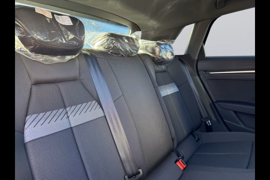 Audi A3 Sportback 45 TFSI e S-LINE (200kW/272pk) ** LED, VIRTUAL, PANORAMA, ELECTR. BED. ST, PRIVACY, 18-inch ** UNFALLFREI - € 14.300,= onder NP ** ** INFORMEER OOK NAAR ONZE AANTREKKELIJKE FINANCIAL-LEASE TARIEVEN **