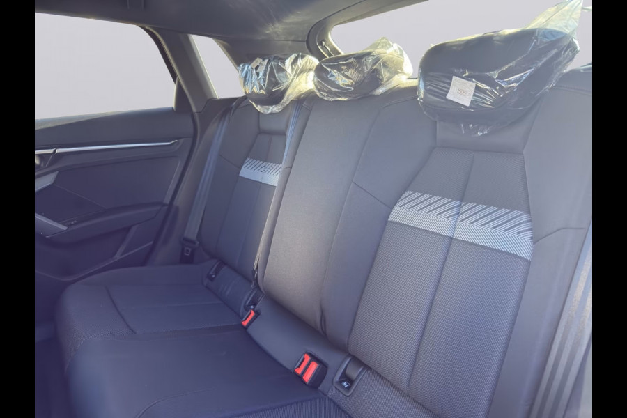 Audi A3 Sportback 45 TFSI e S-LINE (200kW/272pk) ** LED, VIRTUAL, PANORAMA, ELECTR. BED. ST, PRIVACY, 18-inch ** UNFALLFREI - € 14.300,= onder NP ** ** INFORMEER OOK NAAR ONZE AANTREKKELIJKE FINANCIAL-LEASE TARIEVEN **