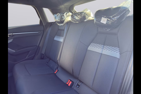 Audi A3 Sportback 45 TFSI e S-LINE (200kW/272pk) ** LED, VIRTUAL, PANORAMA, ELECTR. BED. ST, PRIVACY, 18-inch ** UNFALLFREI - € 14.300,= onder NP ** ** INFORMEER OOK NAAR ONZE AANTREKKELIJKE FINANCIAL-LEASE TARIEVEN **