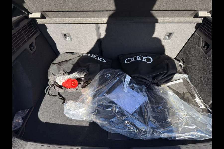 Audi A3 Sportback 45 TFSI e S-LINE (200kW/272pk) ** LED, VIRTUAL, PANORAMA, ELECTR. BED. ST, PRIVACY, 18-inch ** UNFALLFREI - € 14.300,= onder NP ** ** INFORMEER OOK NAAR ONZE AANTREKKELIJKE FINANCIAL-LEASE TARIEVEN **