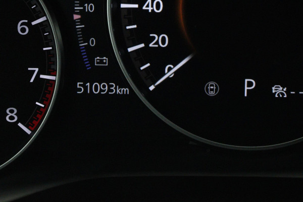 Mazda CX-30 2.0 e-SkyActiv-X M Hybrid Luxury (STOEL/STUUR VERWARMING, TREKHAAK, ELEKTR STOELEN, ACHTERUITRIJCAMERA)