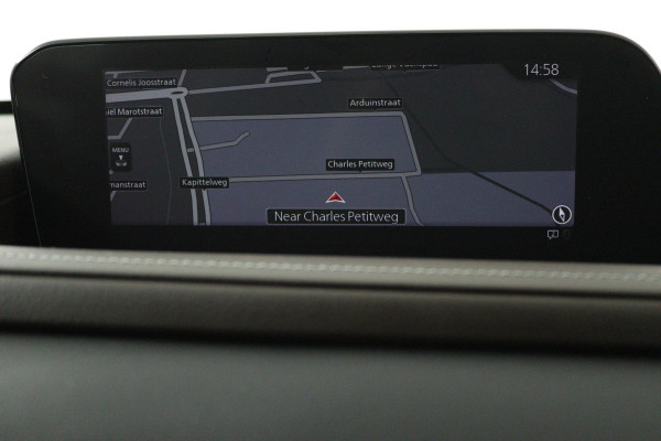 Mazda CX-30 2.0 e-SkyActiv-X M Hybrid Luxury (STOEL/STUUR VERWARMING, TREKHAAK, ELEKTR STOELEN, ACHTERUITRIJCAMERA)
