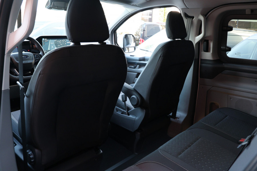 Ford Transit Custom 320 2.0 TDCI L2H1 Limited DC | Dubbel Cabine | ACC | Blind Spot | Navigatie | Camera | CarPlay | Lane Assist | Trekhaak | BPM VRIJ | Verlengde fabrieksgarantie tot 12-2029 | 5-Zitter