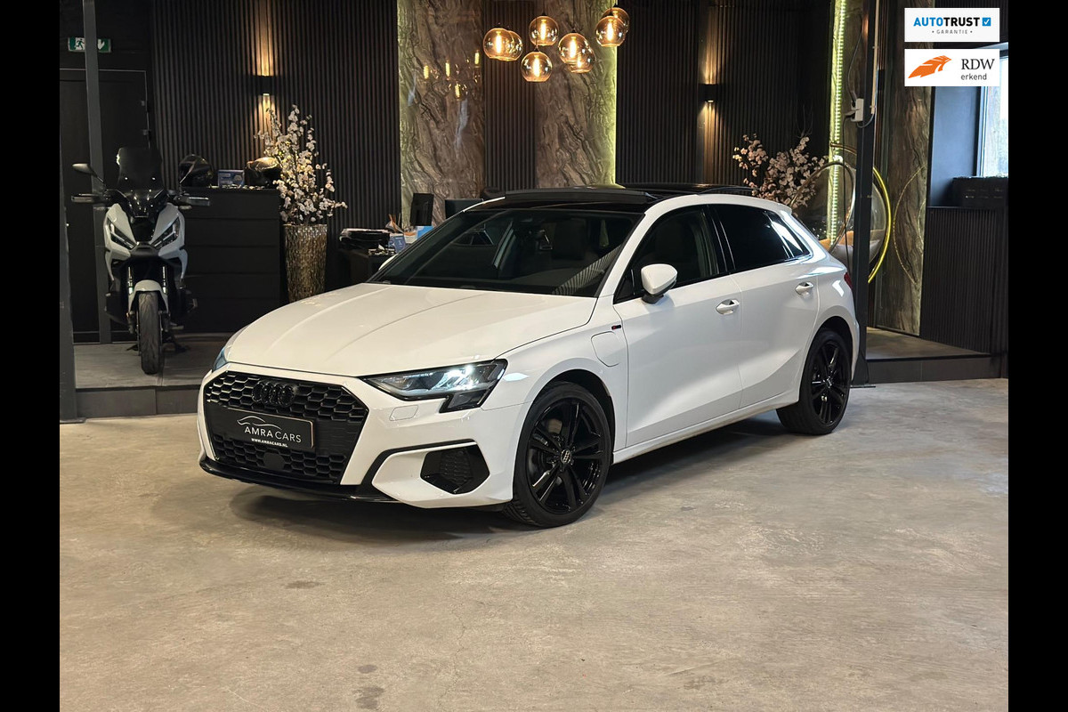 Audi A3 Sportback 40 TFSI e 3X S-Line|PANORAMA|KEYLESS