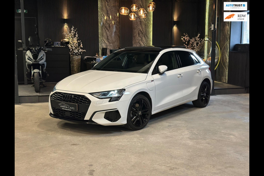 Audi A3 Sportback 40 TFSI e 3X S-Line|PANORAMA|KEYLESS