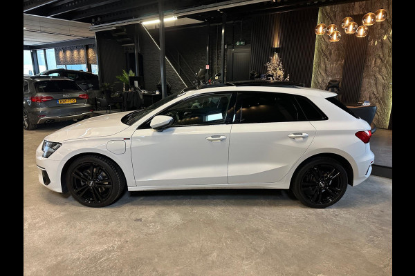 Audi A3 Sportback 40 TFSI e 3X S-Line|PANORAMA|KEYLESS
