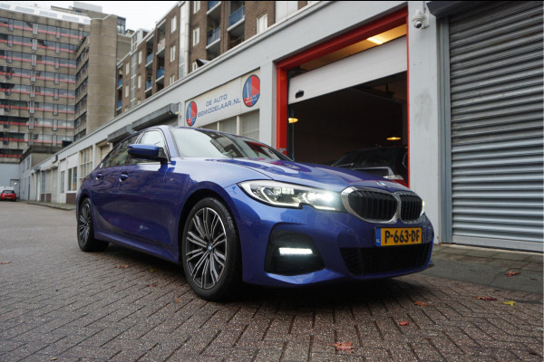 BMW 3-serie 330i Business Edition Plus M-SPORT | BTW | NL AUTO | LASER | LEER | PANORAMADAK | Sfeer | BMW Dealer onderhouden | Topstaat |