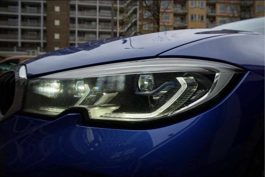 BMW 3-serie 330i Business Edition Plus M-SPORT | BTW | NL AUTO | LASER | LEER | PANORAMADAK | Sfeer | BMW Dealer onderhouden | Topstaat |