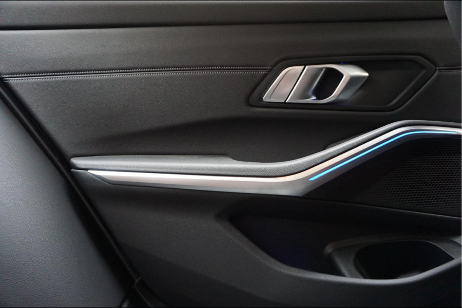 BMW 3-serie 330i Business Edition Plus M-SPORT | BTW | NL AUTO | LASER | LEER | PANORAMADAK | Sfeer | BMW Dealer onderhouden | Topstaat |