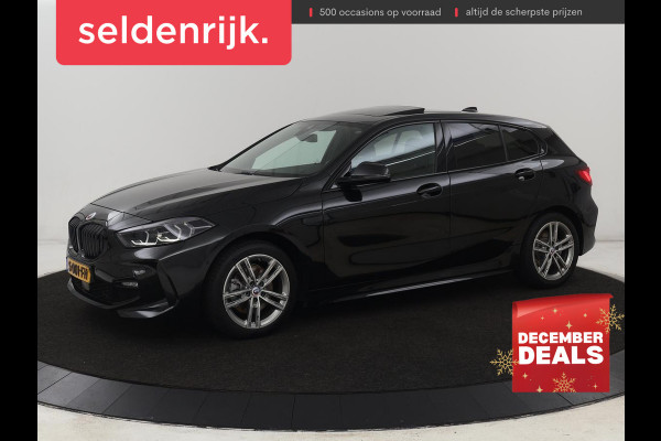BMW 1-serie 118i M Sport | Panoramadak | Stoelverwarming | Camera | Sportstoelen | Harman/Kardon | Stuurverwarming | Carplay | Navigatie | Live Cockpit | Full LED | Getint glas