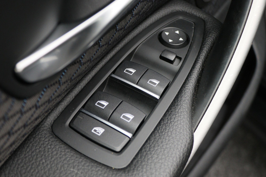 BMW 4 Serie Gran Coupé 418i Executive Edition Climate, Camera, Cruise, Navigatie, Trekhaak, Standkachel, DAB, LED, 18''