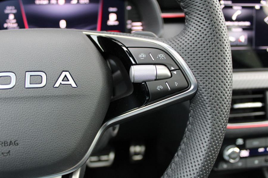 Škoda SCALA 1.5 TSI Monte Carlo | BTW | PANO | STOEL+STUURVERWARMING | ACC | CAMERA |