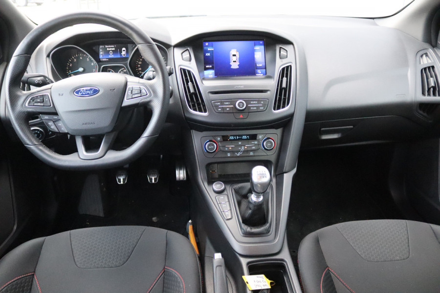Ford Focus 1.5 EcoB. 150PK ST-Line Carplay-android/Parkeerhulp/Cruise-control/Nieuwe-distributieriem