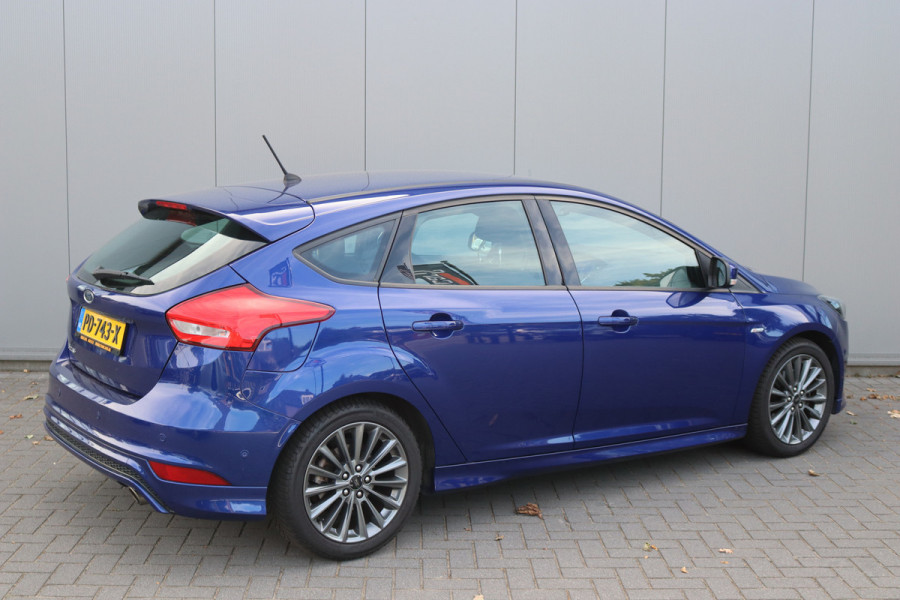 Ford Focus 1.5 EcoB. 150PK ST-Line Carplay-android/Parkeerhulp/Cruise-control/Nieuwe-distributieriem